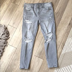 American Eagle Distressed Jegging
